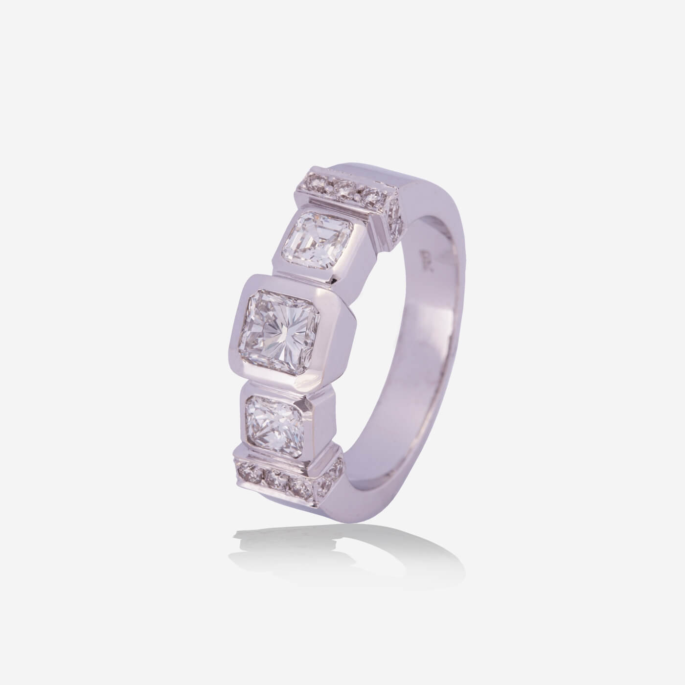 White Gold 3 Square Diamonds Ring - Ref: KY00090