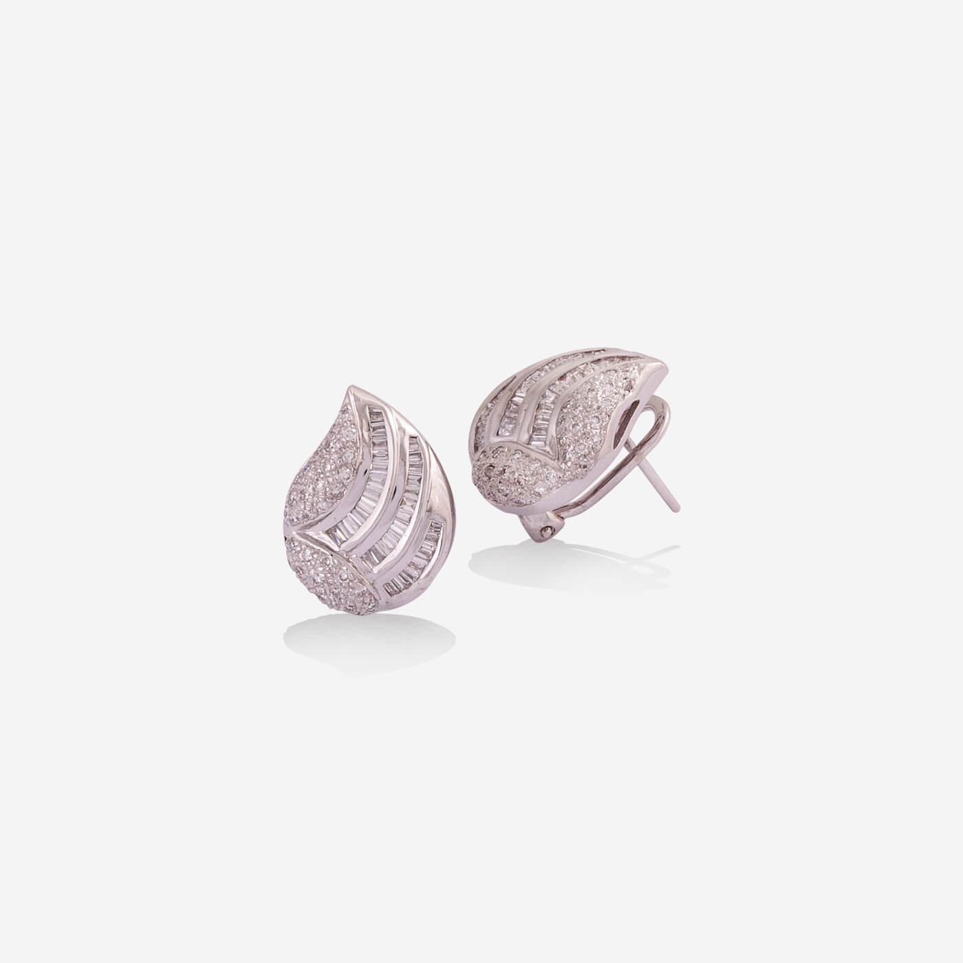 White Gold With Diamonds Leaf Stud Earring - Ref: K000395