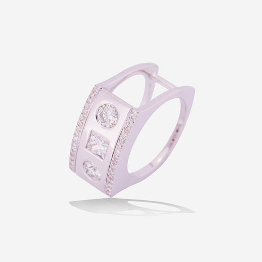 White Gold 2 Rounds With 1 Square on Side Diamonds Ring - Ref: RY04774