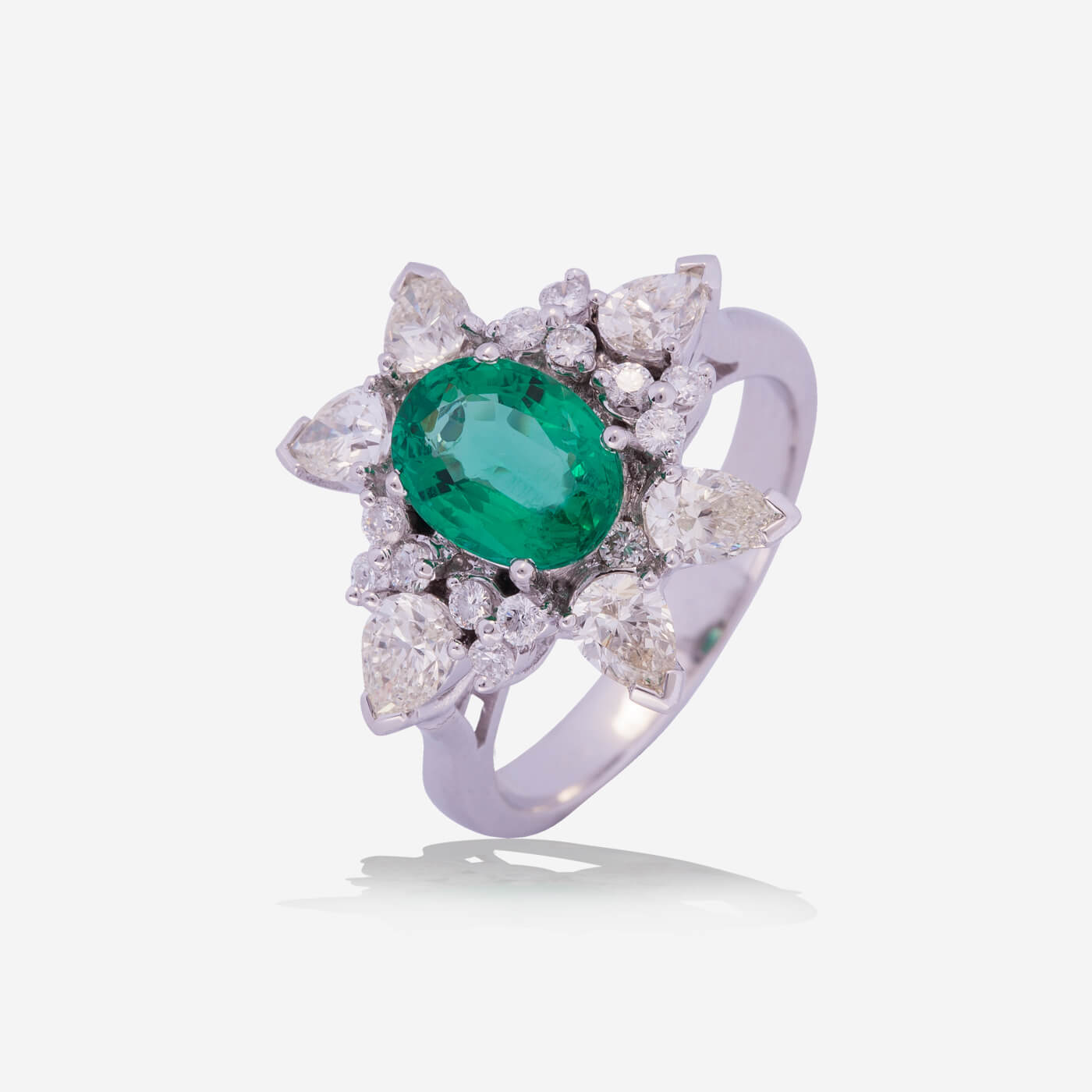 White Gold Emerald Flower With Diamonds Ring - Ref: RY02769
